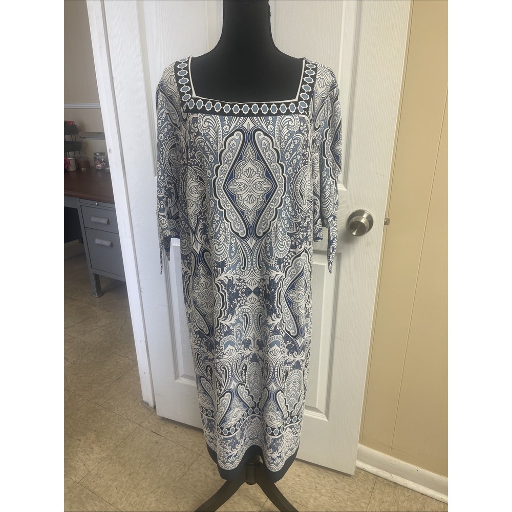 Sandra Darren Dress Womens 1X Plus Blue Paisley Square Neck Shift Half Sleeve